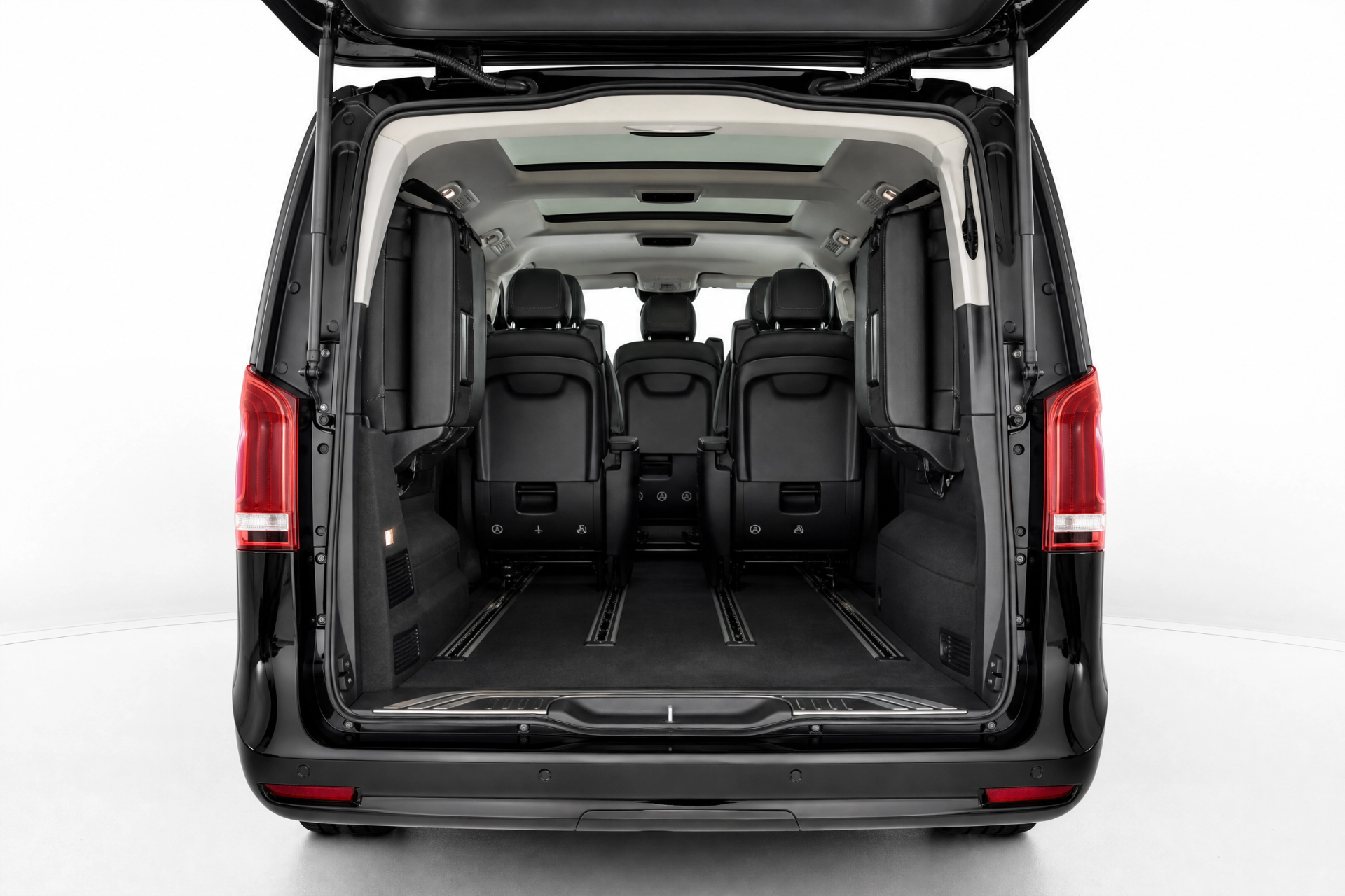 Mercedes-Benz Vito Tourer — view 4