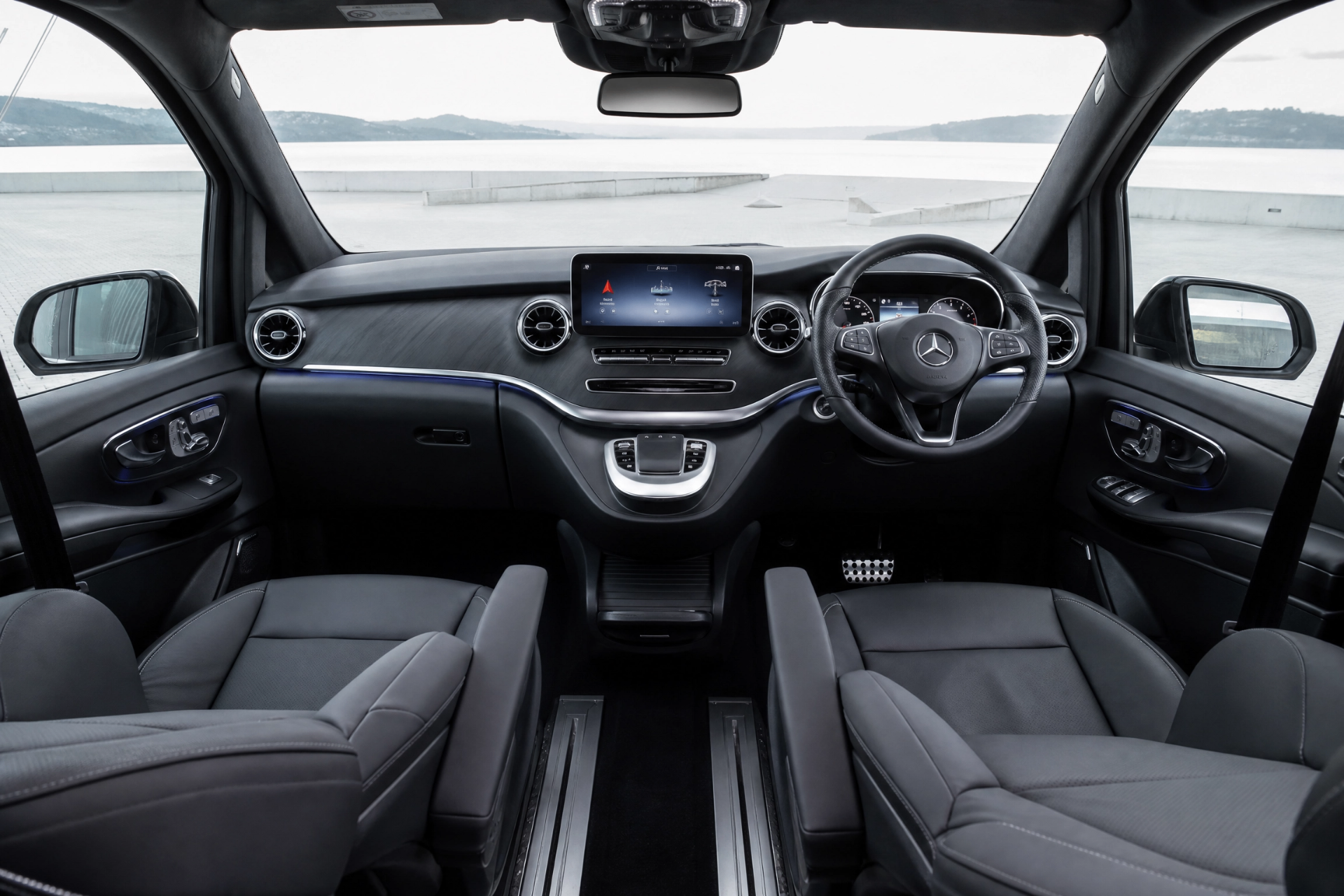 Mercedes-Benz Vito Tourer — view 3